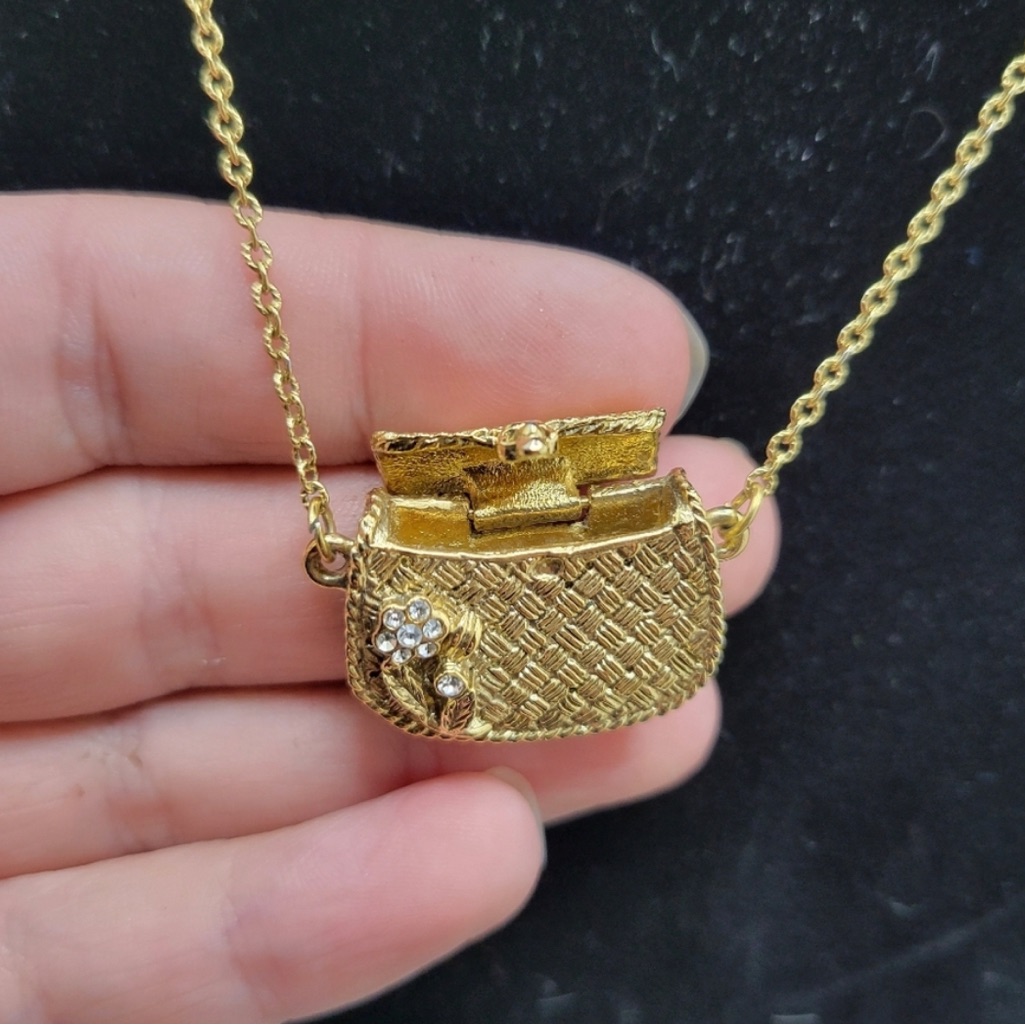 1928 Signed Opening Gold Toned Purse Necklace With Rhinestones 35$